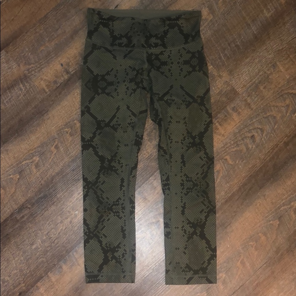 Lululemon print crop leggings